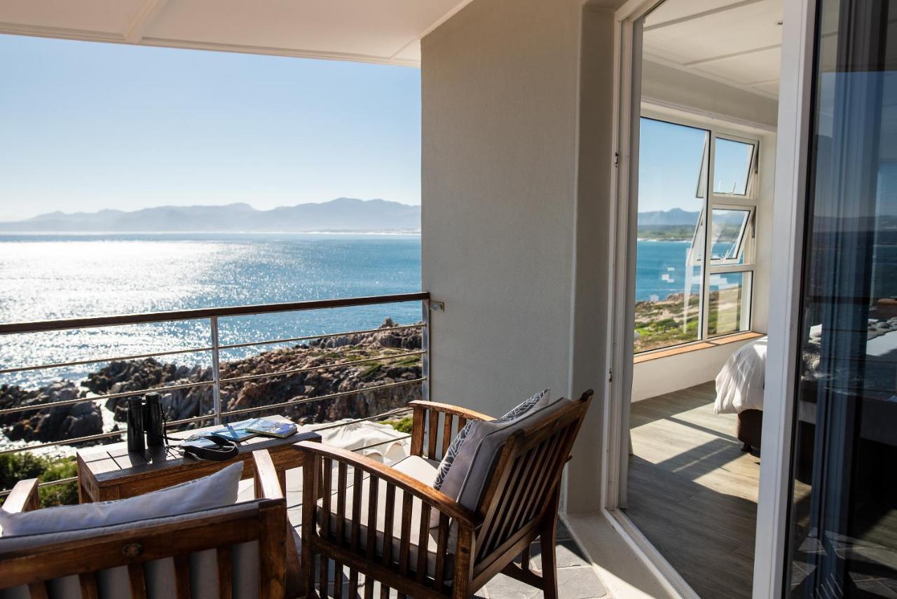 Whalesong Lodge Gansbaai Buitenkant foto