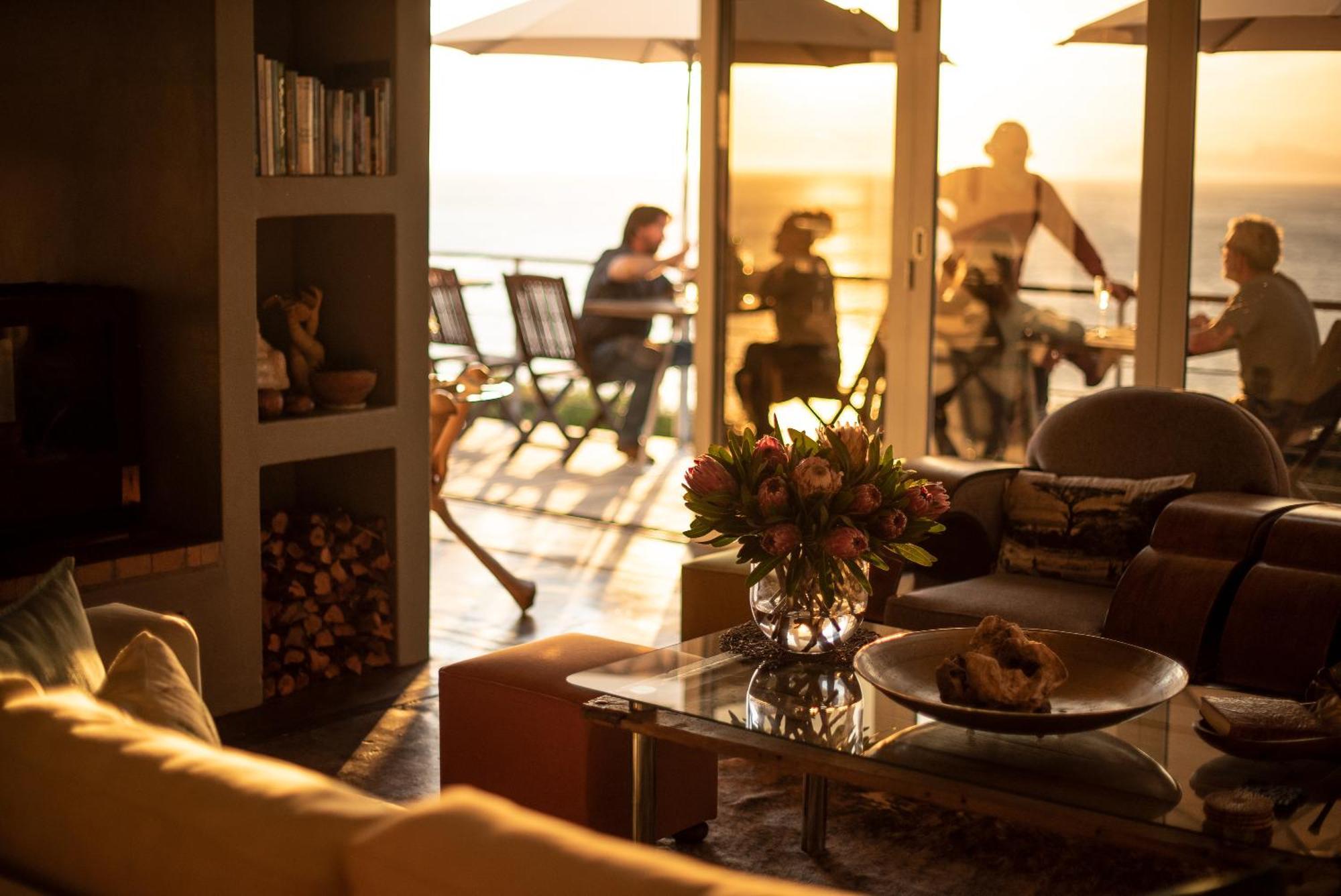 Whalesong Lodge Gansbaai Buitenkant foto