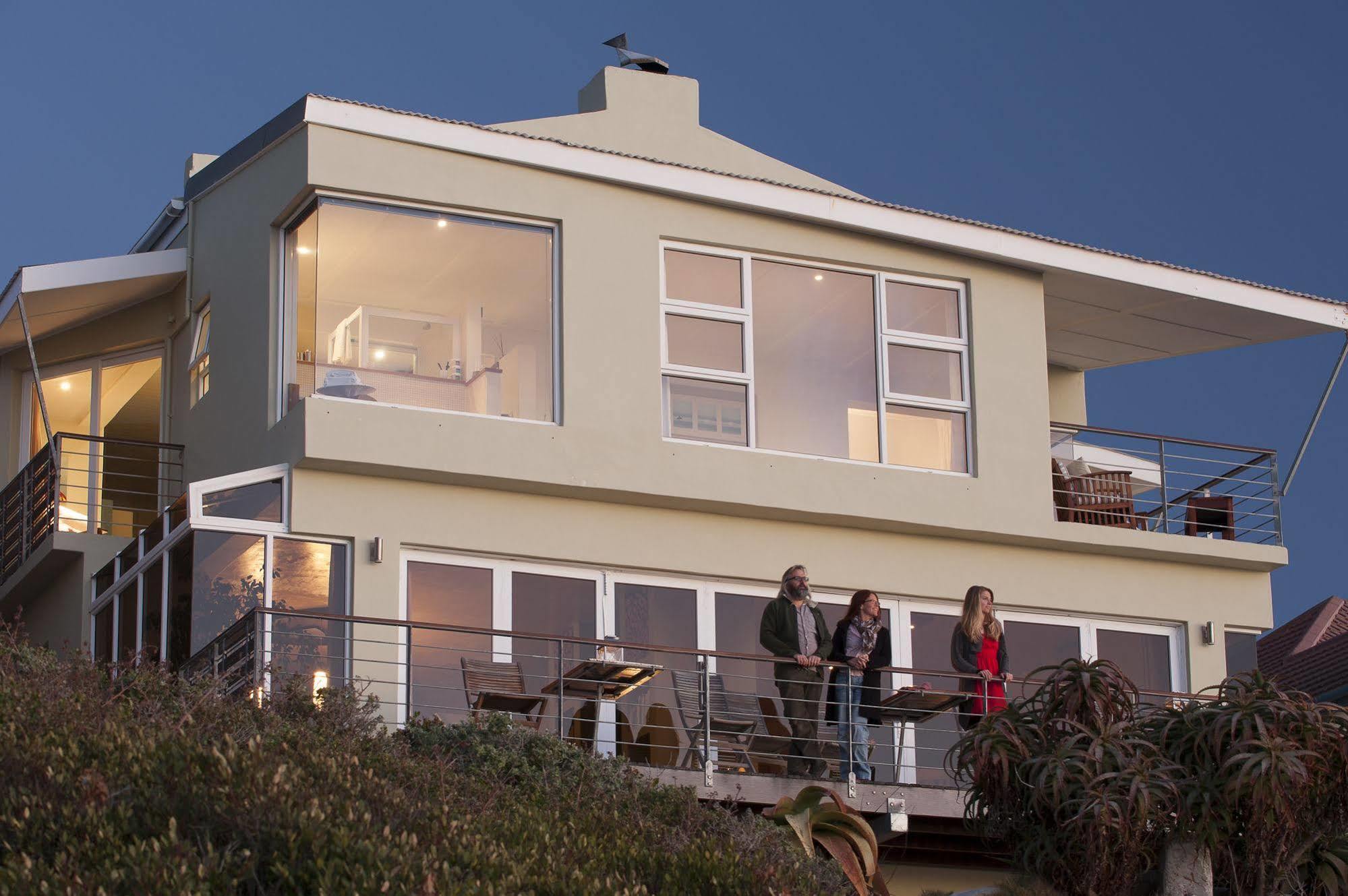 Whalesong Lodge Gansbaai Buitenkant foto