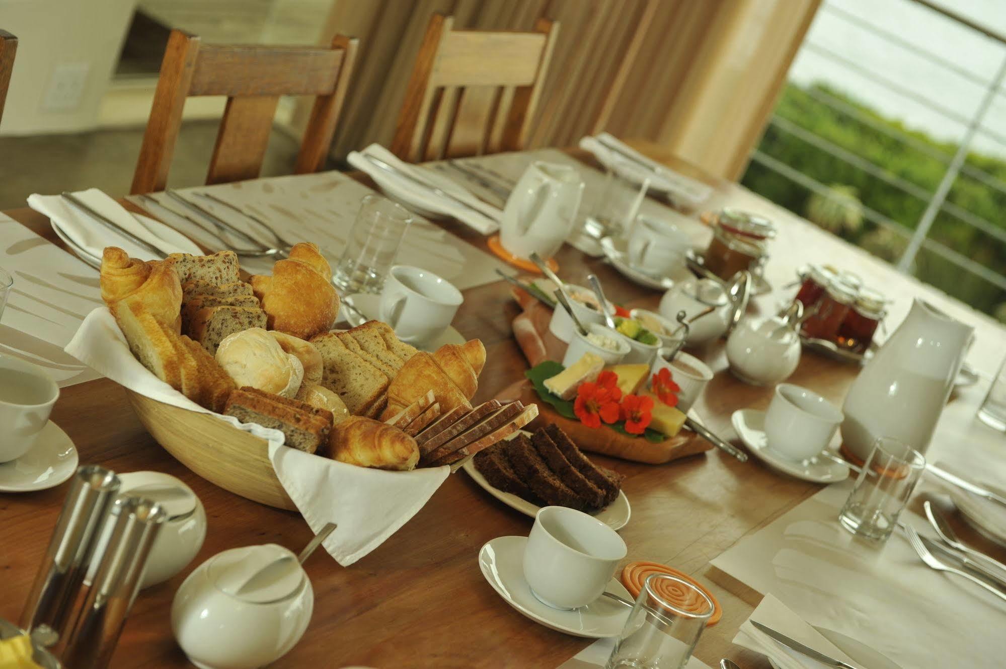 Whalesong Lodge Gansbaai Buitenkant foto